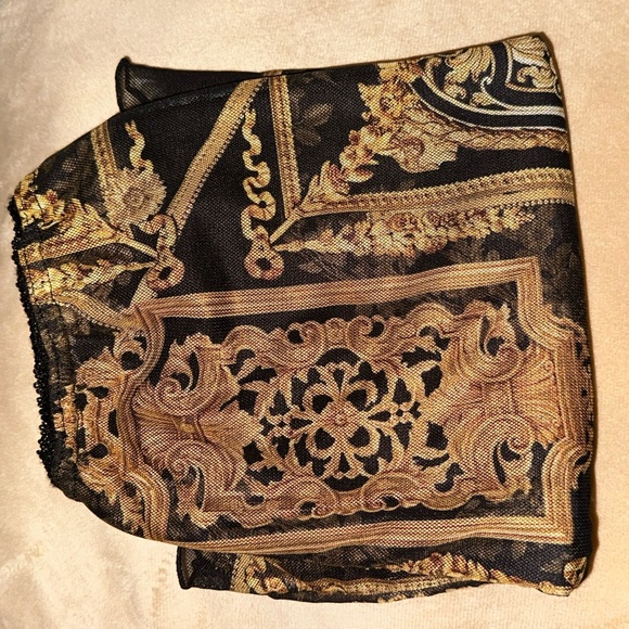 PRETTY LITTLE THING ABSTRACT SKIRT - Picture 6 of 8